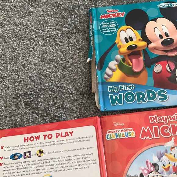 Seven books and Mickey Smart Pad - Picture 10 of 12